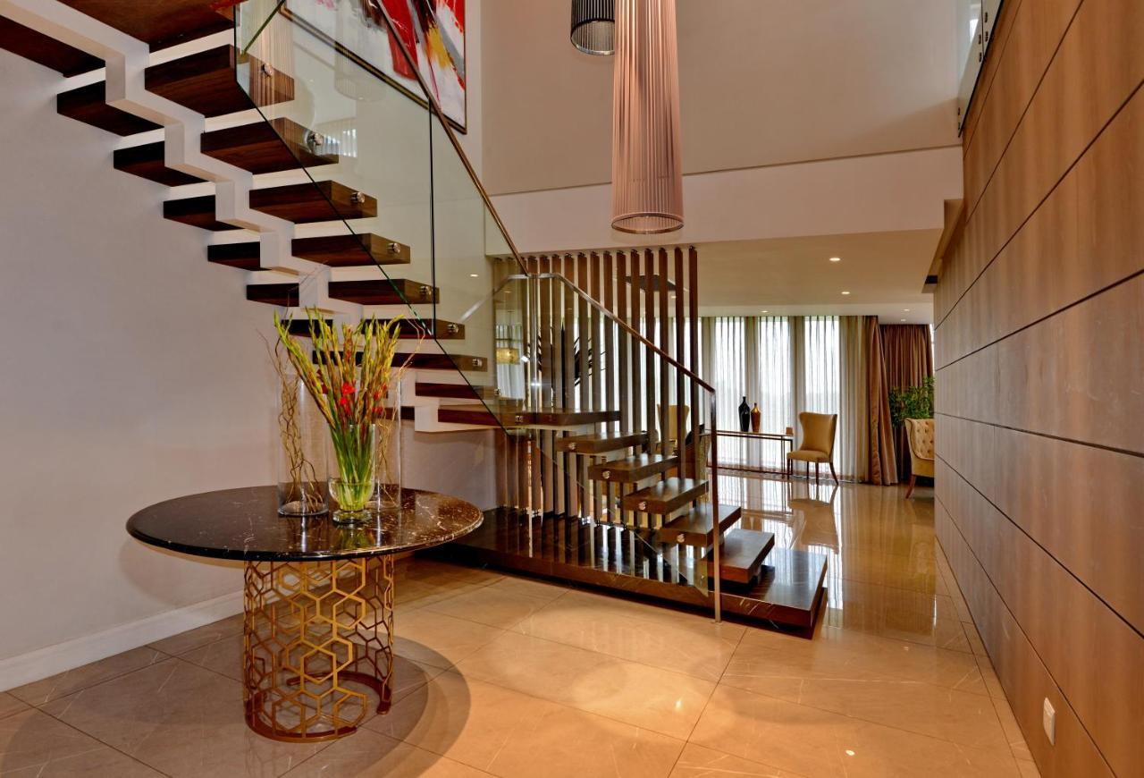 The Houghton Hotel, Spa, Wellness & Golf Johannesburg Exterior photo Interior of a duplex suite