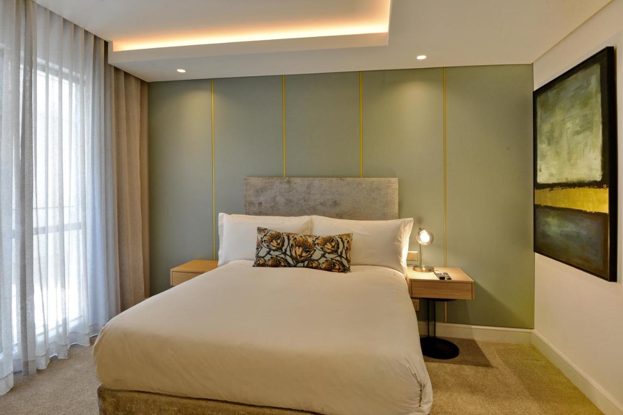 The Houghton Hotel, Spa, Wellness & Golf Johannesburg Exterior photo A bedroom at the hotel