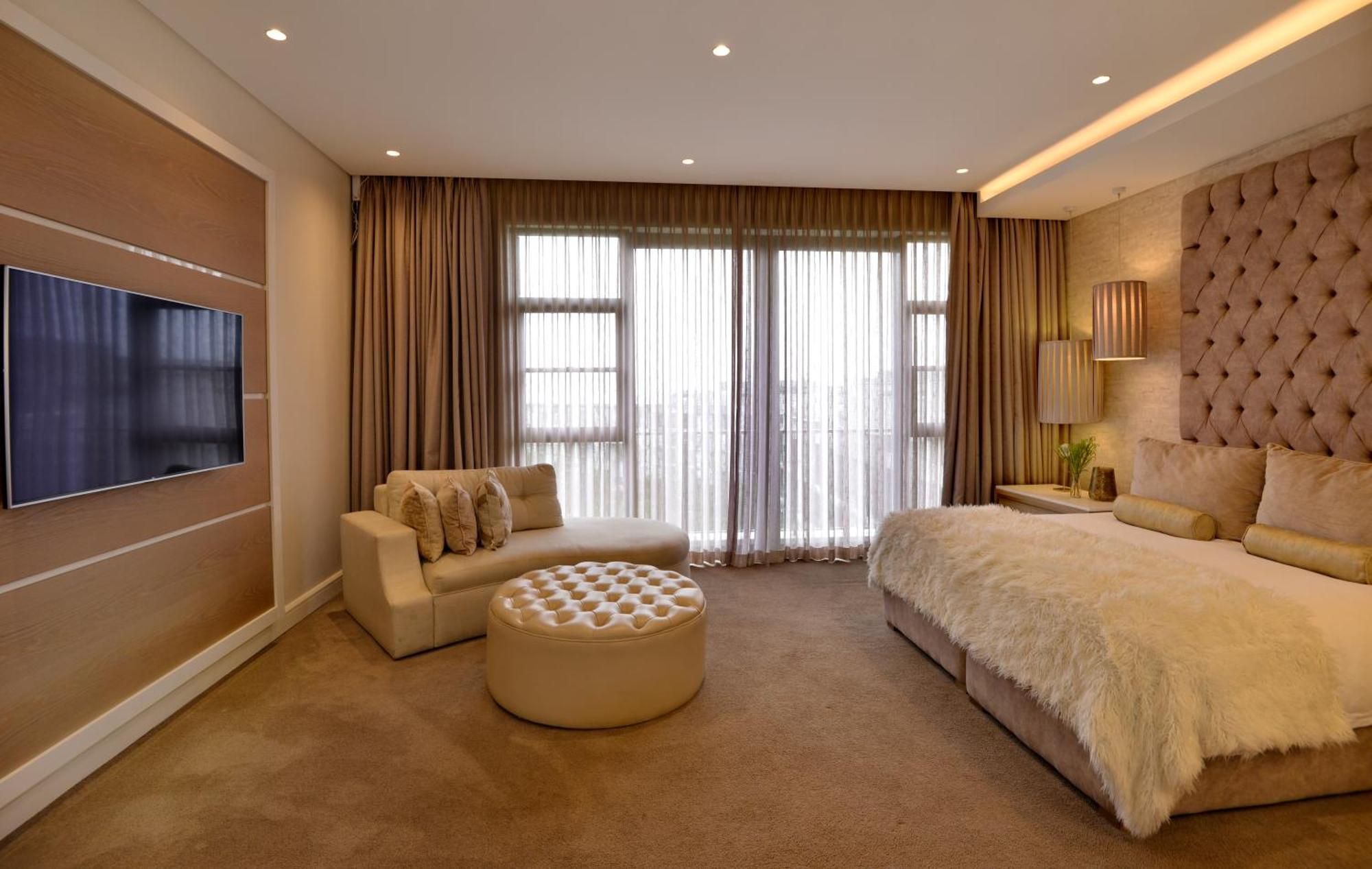 The Houghton Hotel, Spa, Wellness & Golf Johannesburg Room photo A bedroom at the hotel