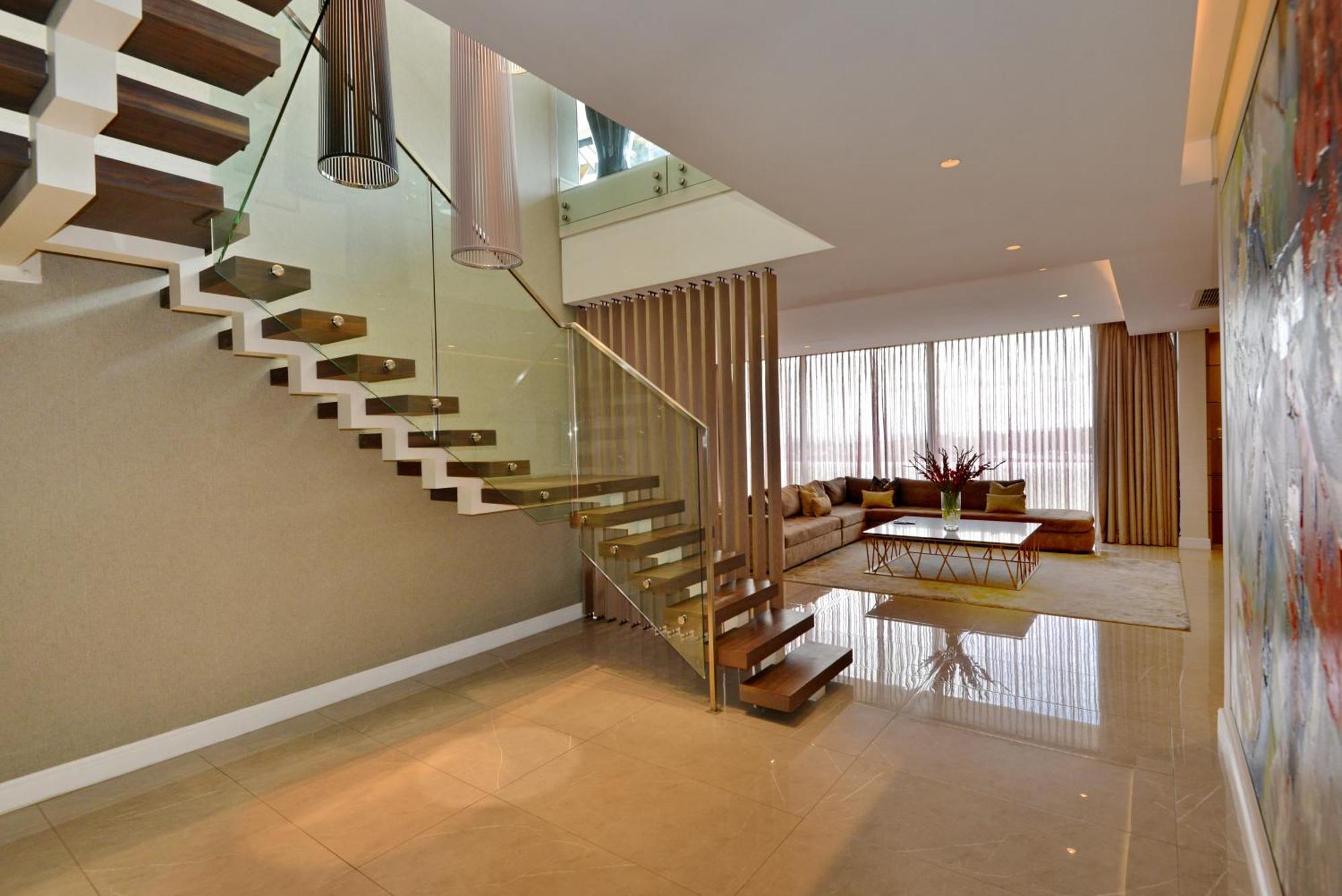 The Houghton Hotel, Spa, Wellness & Golf Johannesburg Room photo A staircase in a house