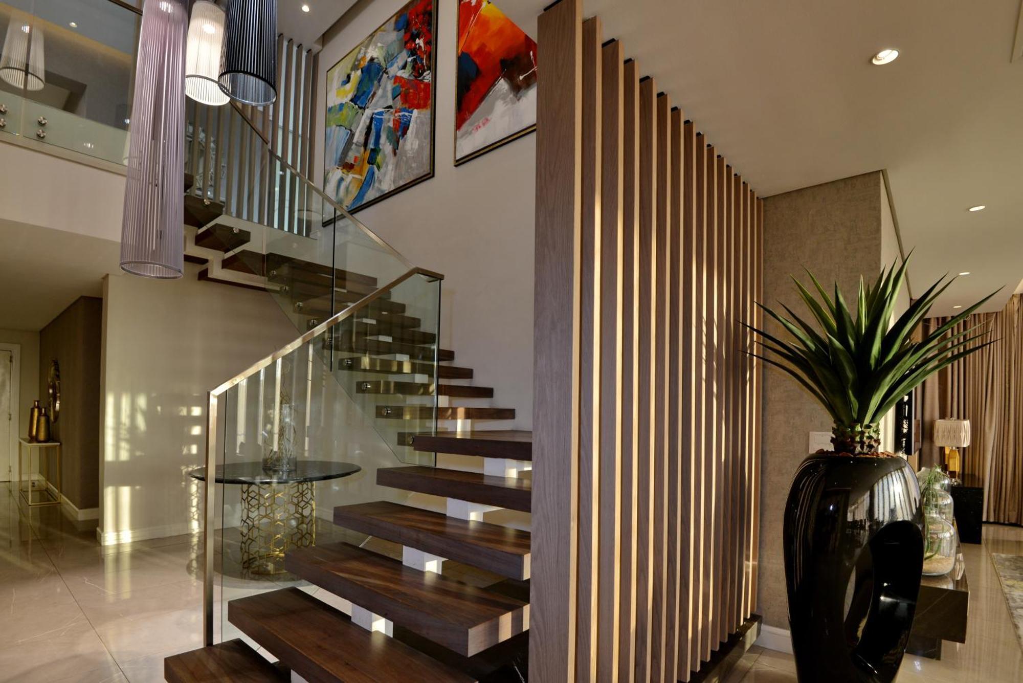 The Houghton Hotel, Spa, Wellness & Golf Johannesburg Room photo A staircase in a private home