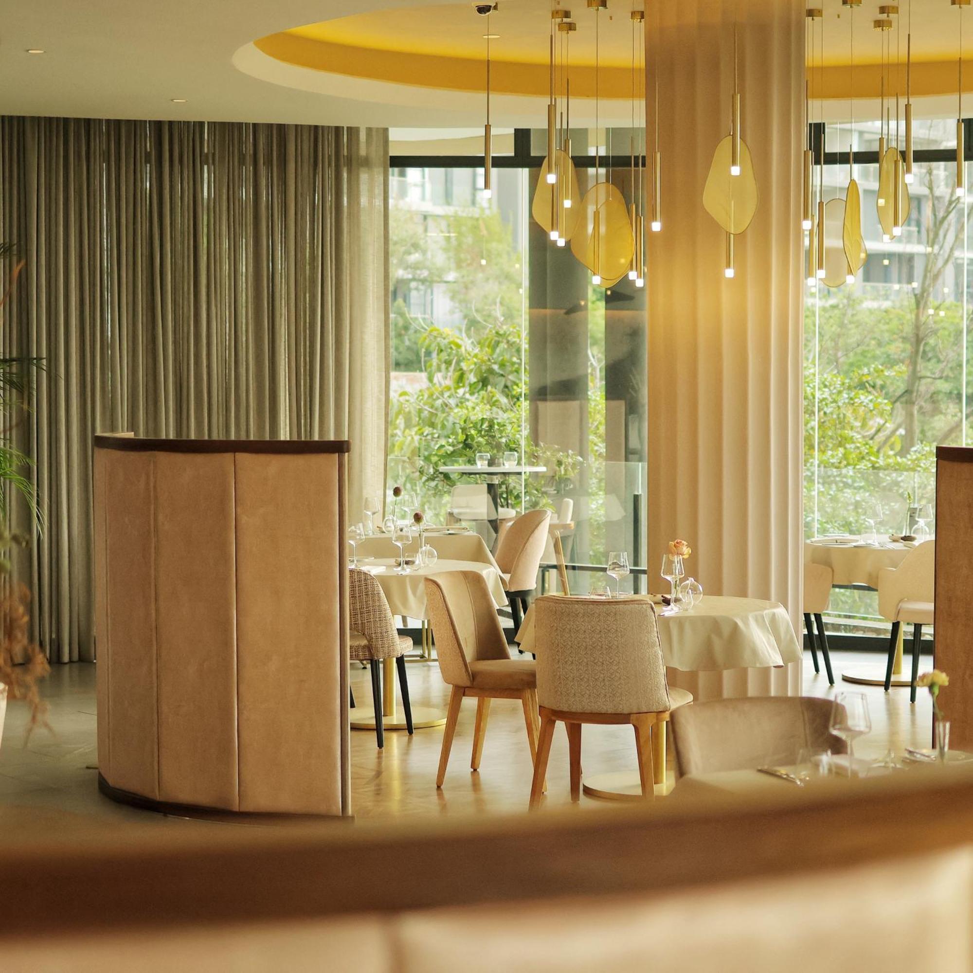 The Houghton Hotel, Spa, Wellness & Golf Johannesburg Exterior photo Restaurant