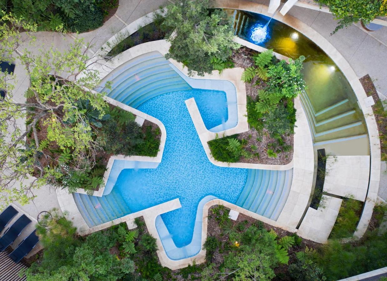 The Houghton Hotel, Spa, Wellness & Golf Johannesburg Exterior photo The Star of Texas